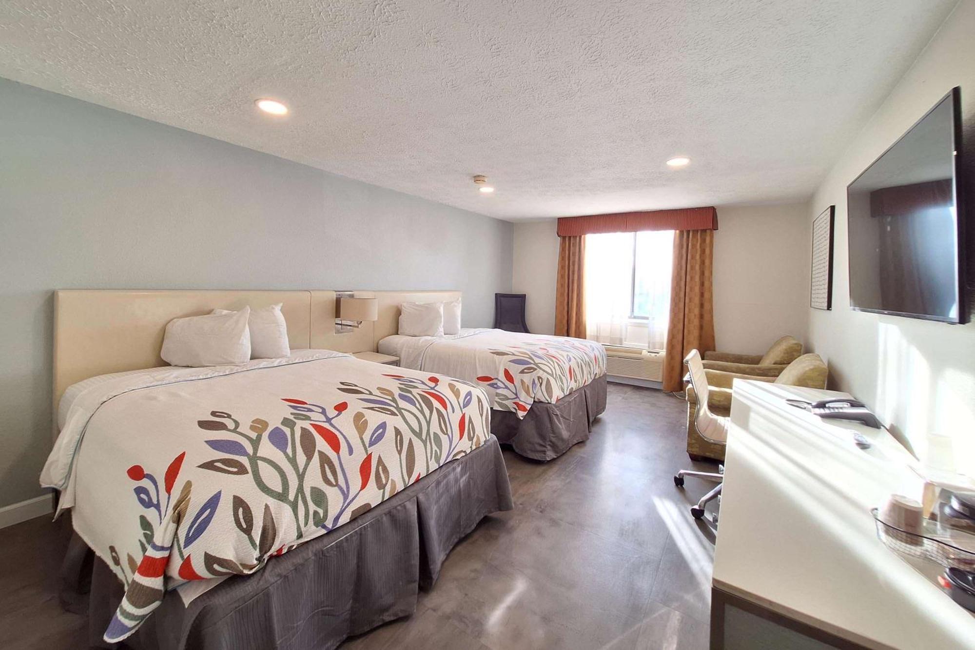 Travelodge By Wyndham Indianapolis Speedway Eksteriør billede