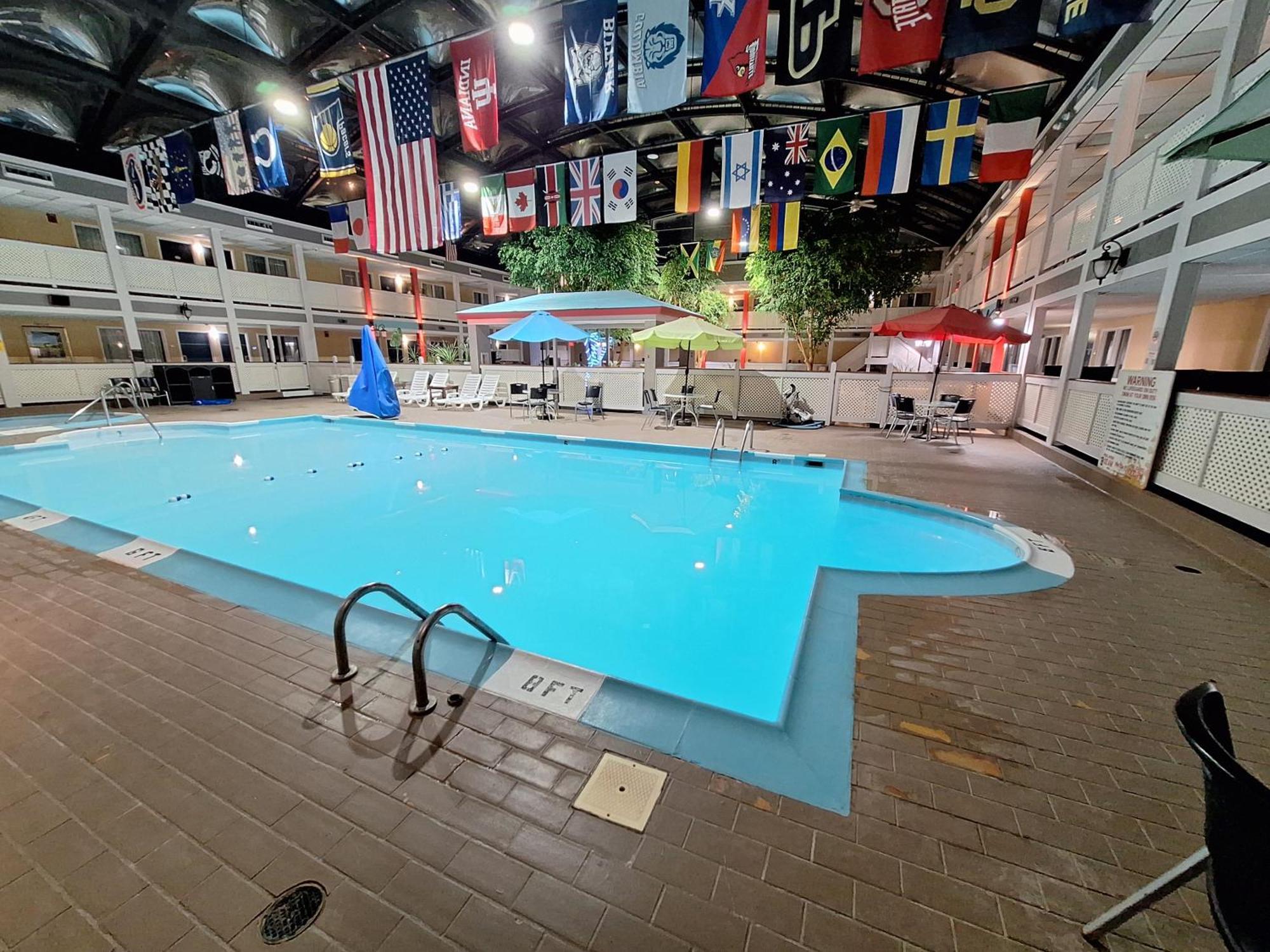 Travelodge By Wyndham Indianapolis Speedway Eksteriør billede